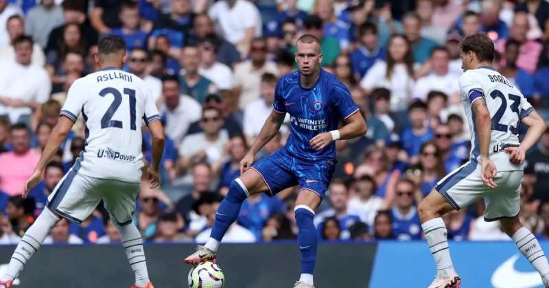 Левченко о Мудрике: «Мы видели очень много игр, когда он заигрывается. Решения не всегда зрелые. Нужно дать время, хотя это звучит странно, когда футболист уже в «Челси»