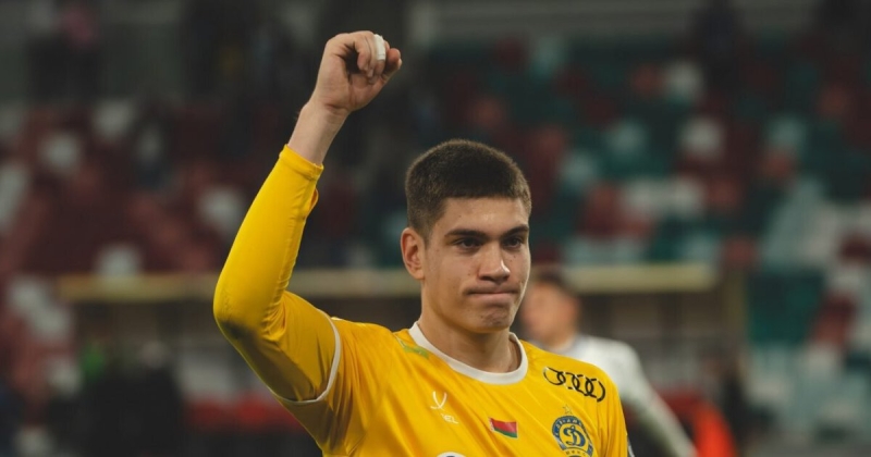 «Спартак» предлагал 1 млн рублей и бонусы Лапоухову из минского «Динамо». 21-летний вратарь был признан игроком года в Беларуси