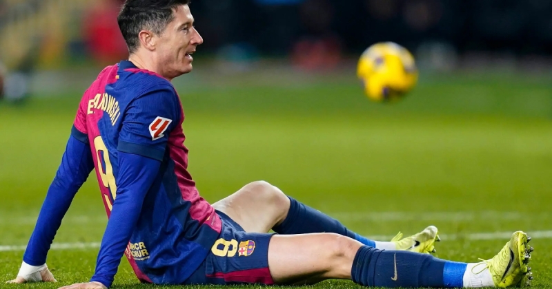 Ван Бастен о поражении «Барсы» от «Атлетико»: «Мадридцы чудом спаслись, никакой инициативы, позор. Им преподали урок футбола. От промаха Левандовского плакать хочется»