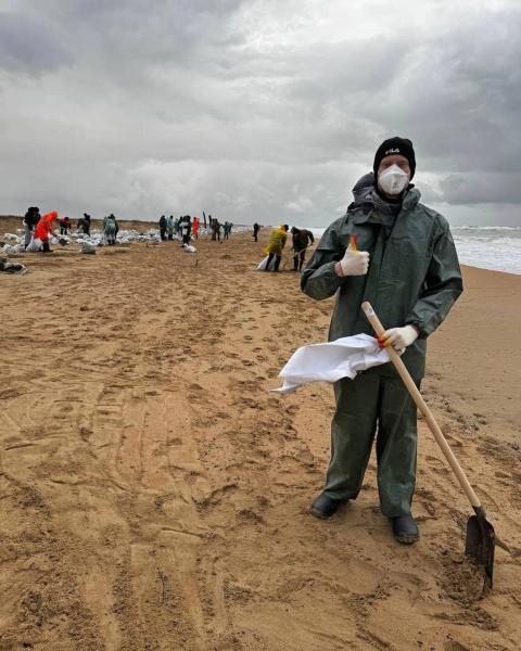 Вратарь &laquo;Енисея-2&raquo; Сорокин помогает в ликвидации катастрофы в Черном море: &laquo;Каждый маленький шаг важен &ndash; это вопрос нашего будущего&raquo;