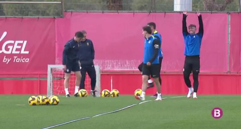 Маффео на пальцах показывал счет класико в финале Суперкубка во время тренировки. &laquo;Мальорка&raquo; проиграла &laquo;Реалу&raquo; в полуфинале, у игроков была стычка в конце матча